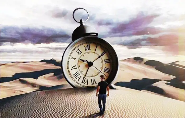 El tiempo pasa, pesa y pisa cuando no se lo aprovecha, ¡No pierdas tu tiempo!